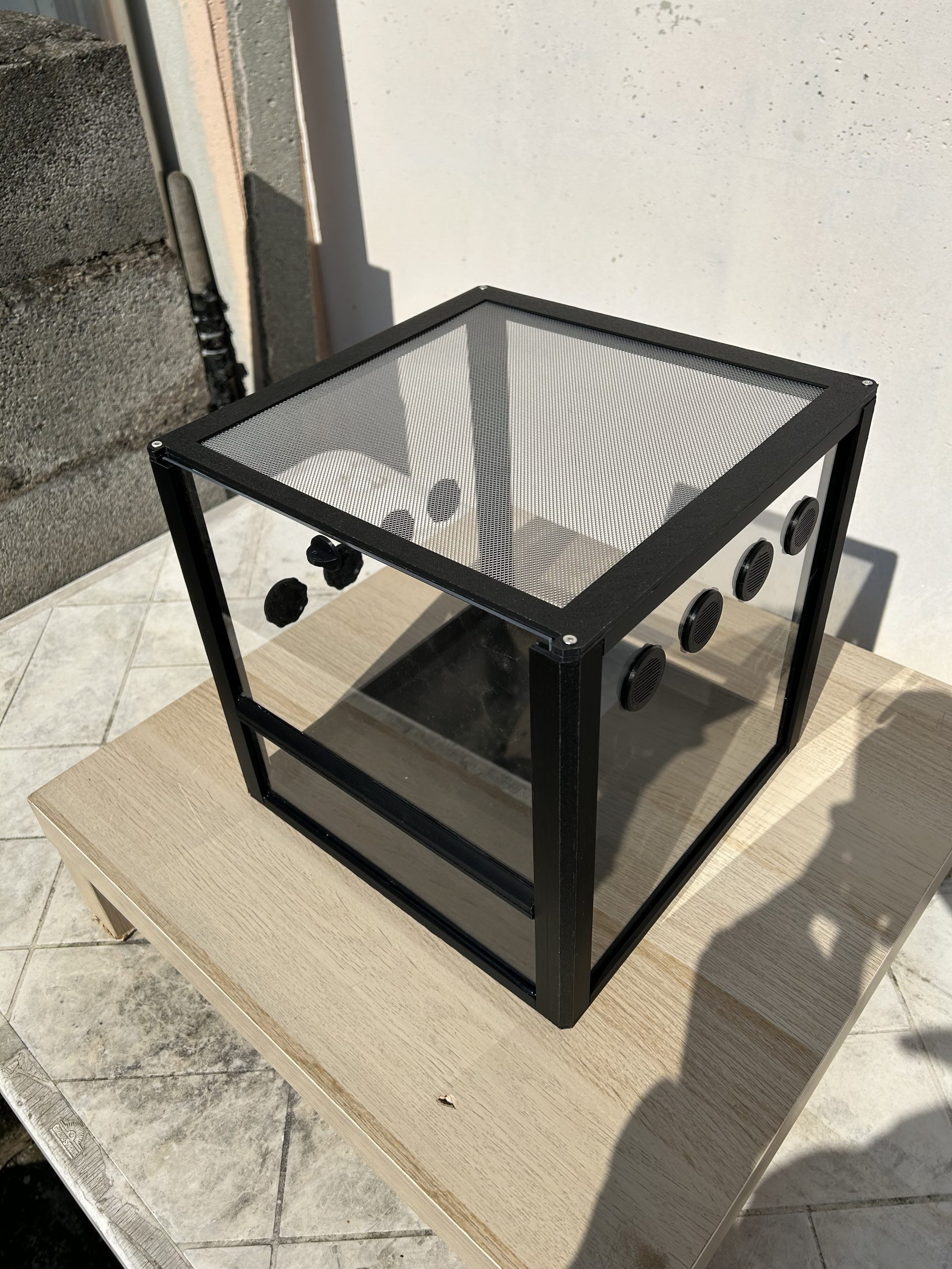 terrario 30x30x30cm con tetto in rete terrario 30x30x30cm con tetto in rete